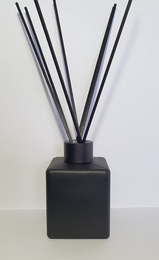 Black Reed Diffuser 180ml